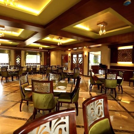 The Pinnacle Inn Sarnath Benares Buitenkant foto