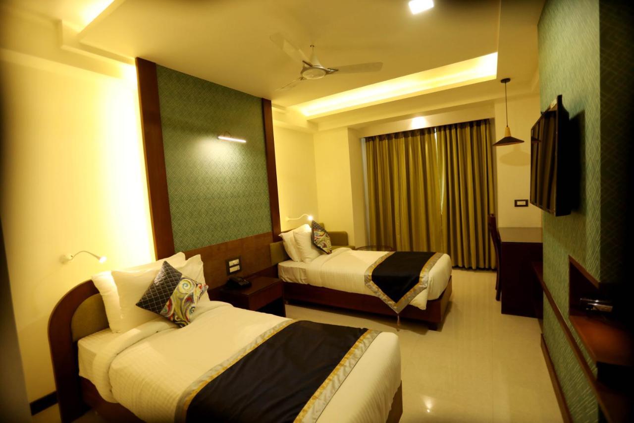 The Pinnacle Inn Sarnath Benares Buitenkant foto